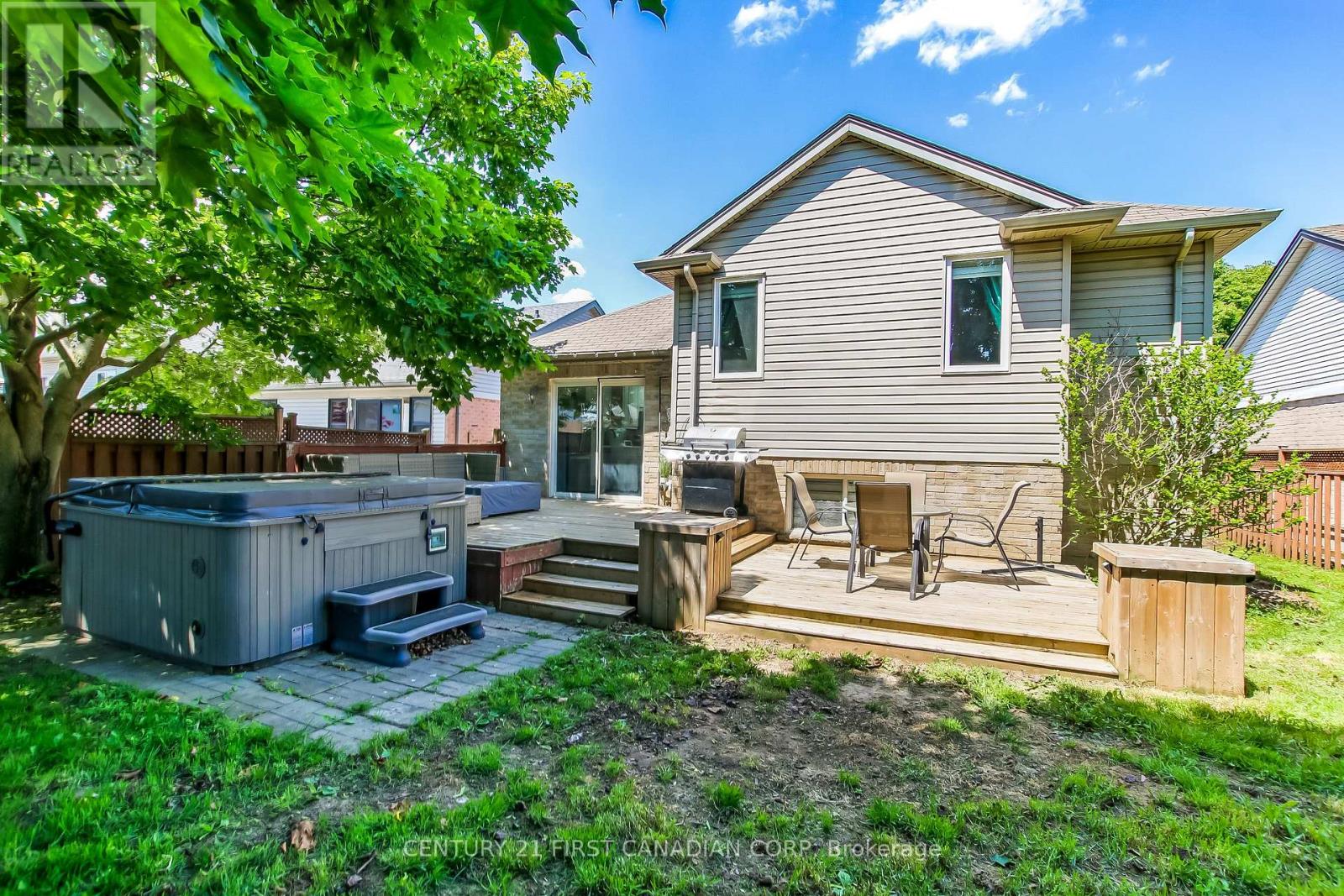 10 STEEPLECHASE COURT - 23