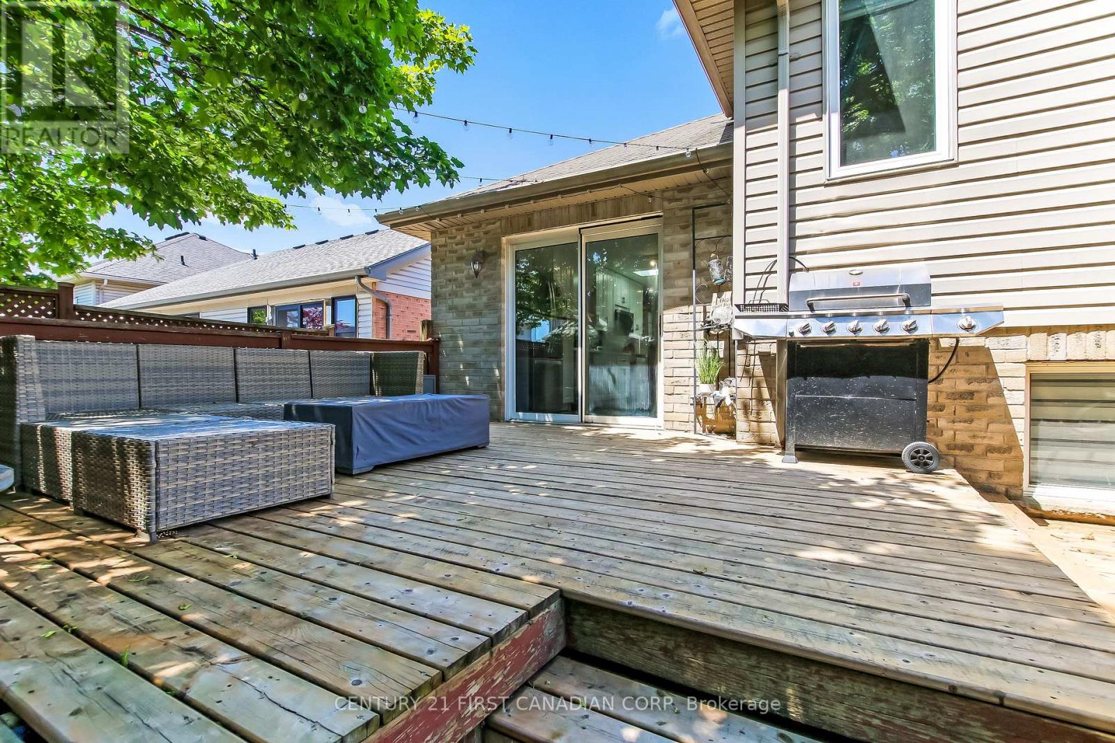 10 STEEPLECHASE COURT - 27