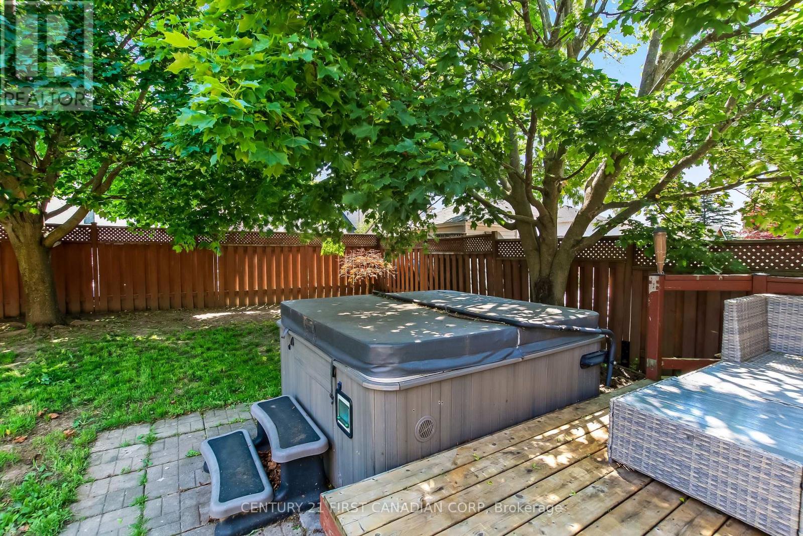 10 STEEPLECHASE COURT - 26