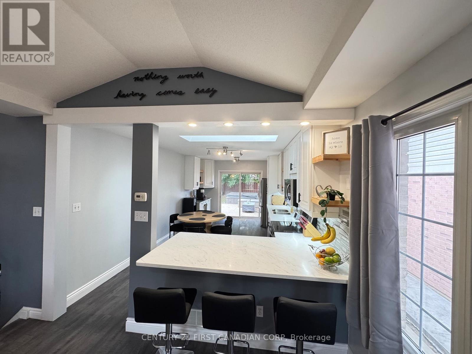 10 STEEPLECHASE COURT - 5
