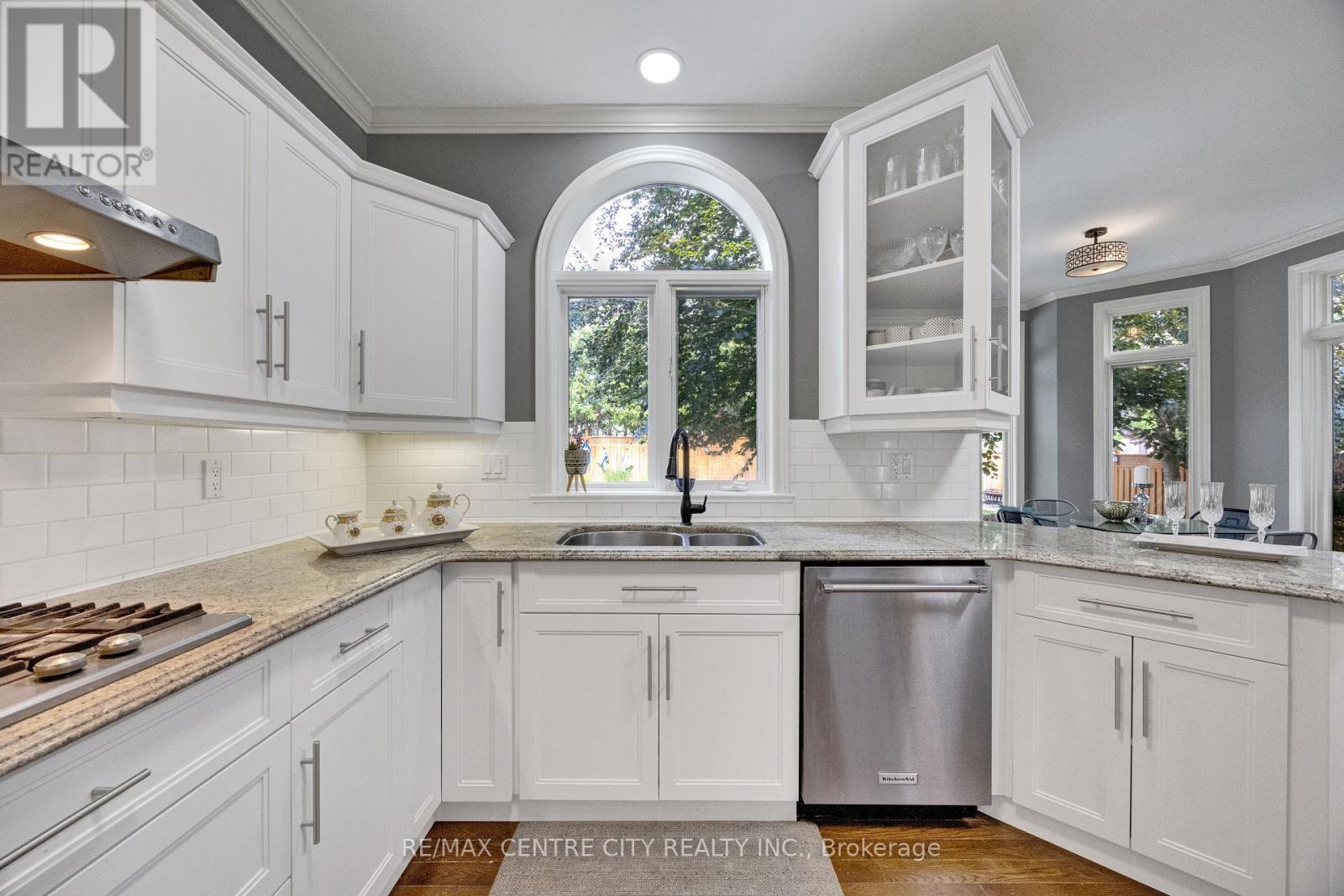 2 HAVENWOOD WAY - 16