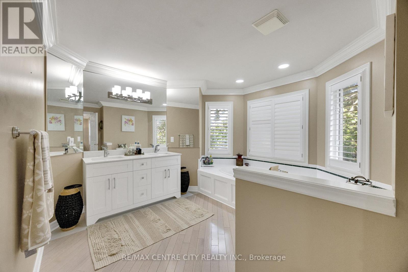 2 HAVENWOOD WAY - 30