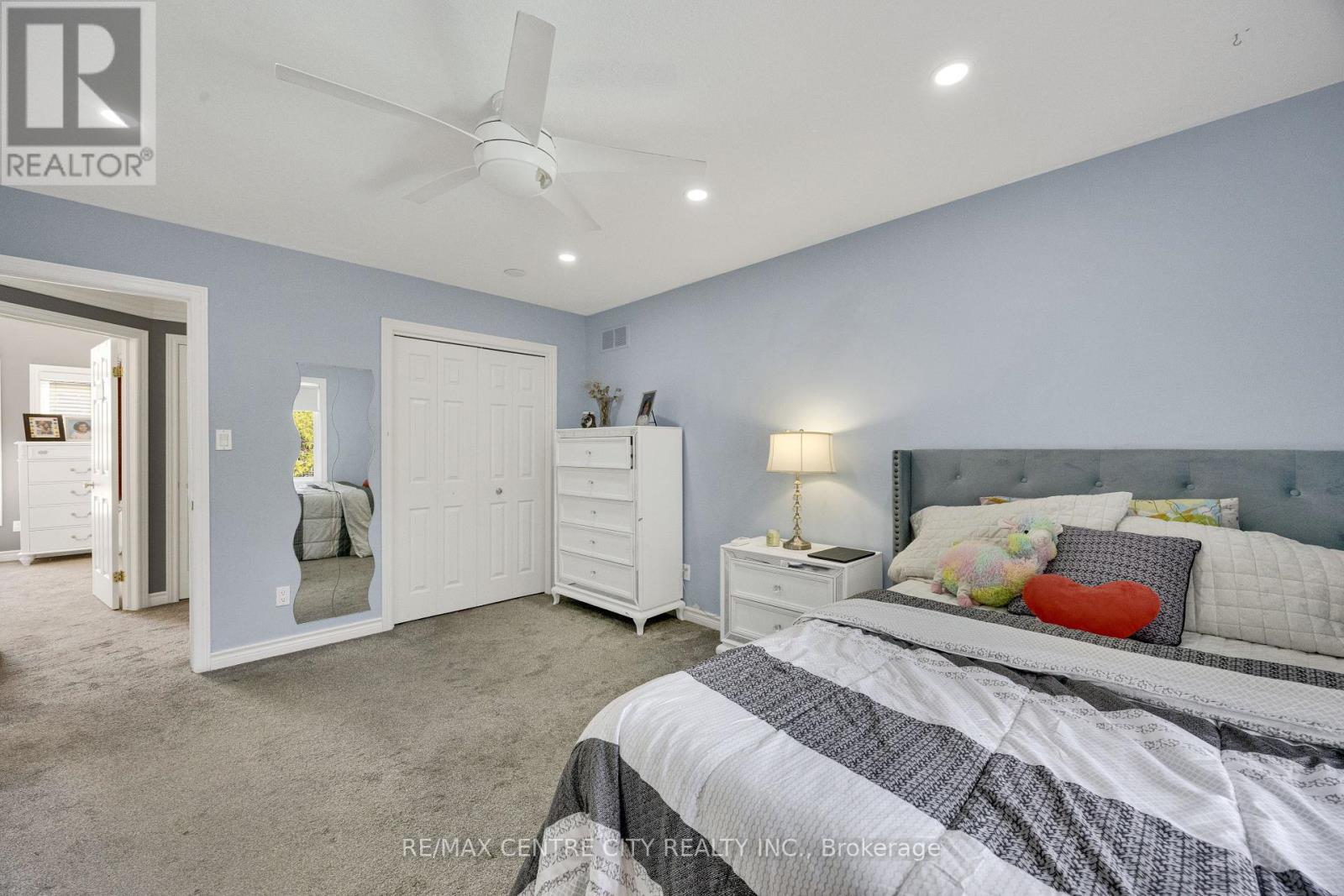 2 HAVENWOOD WAY - 34