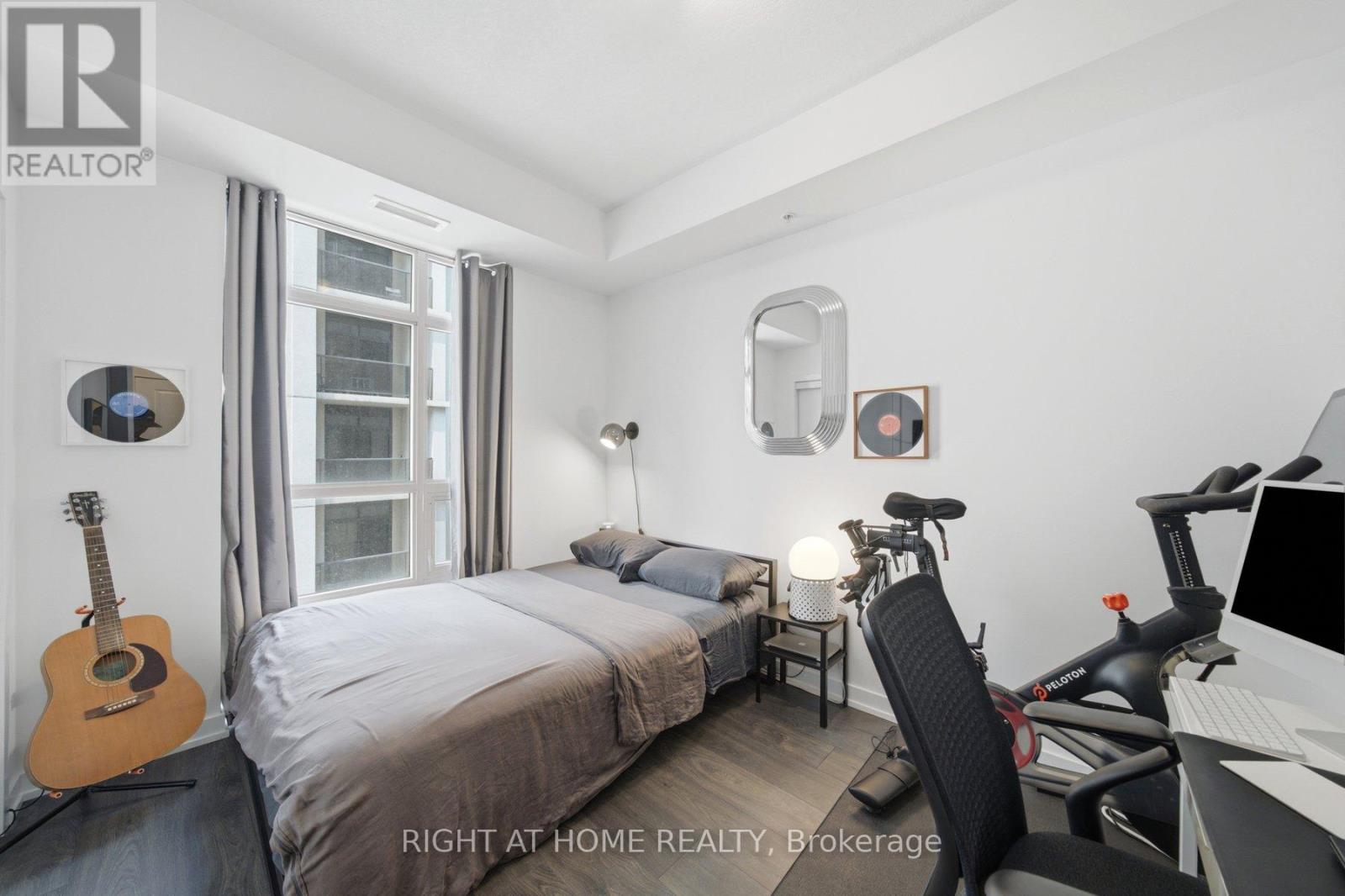 #603 81 ROBINSON STREET - 10