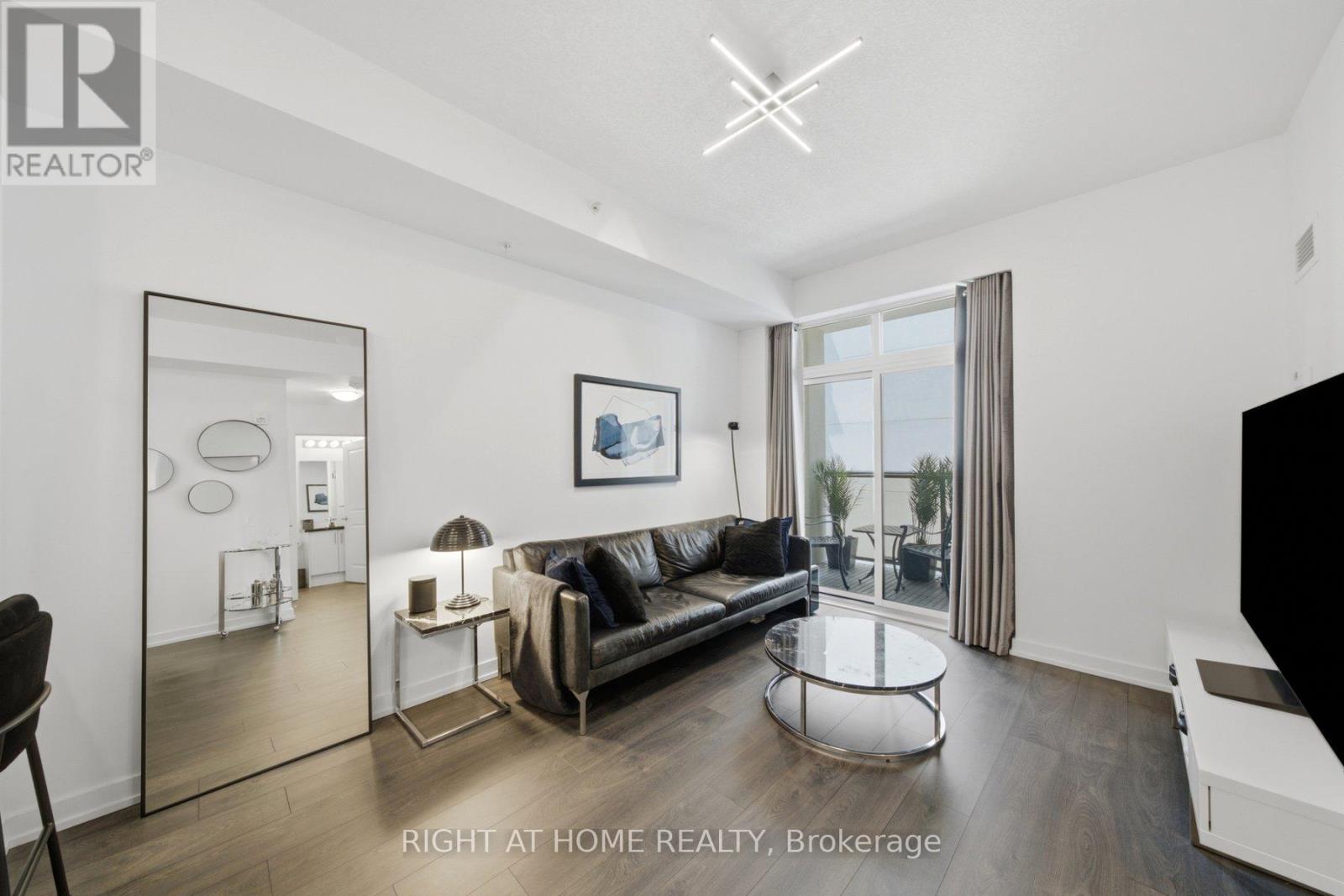 #603 81 ROBINSON STREET - 7