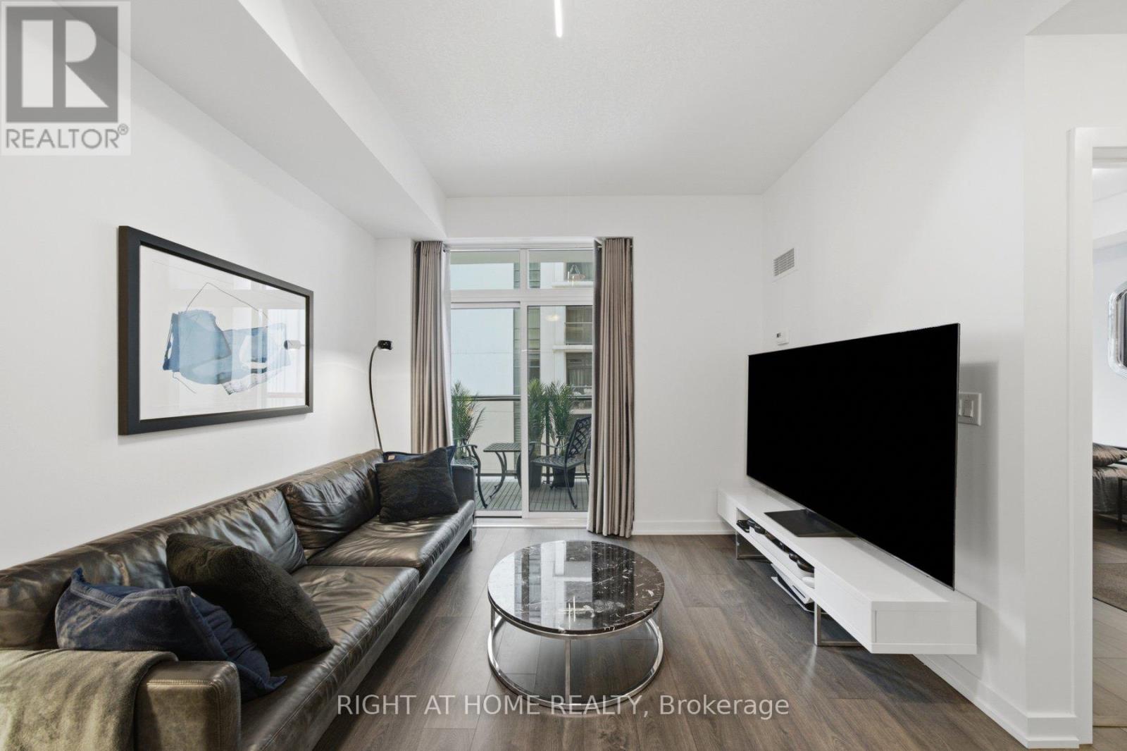#603 81 ROBINSON STREET - 8