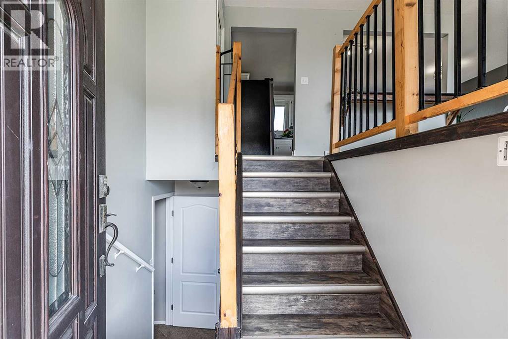 516 Sissons Crescent SE - photo 4