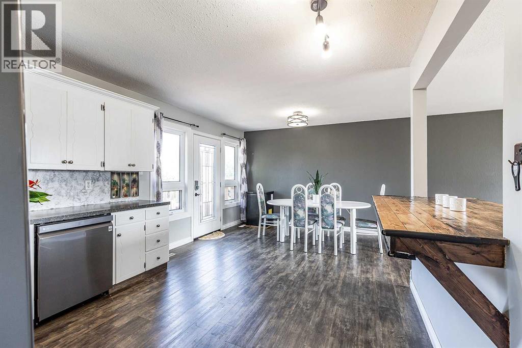 516 Sissons Crescent SE — photo 14