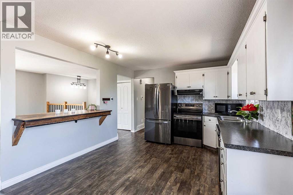 516 Sissons Crescent SE — photo 11