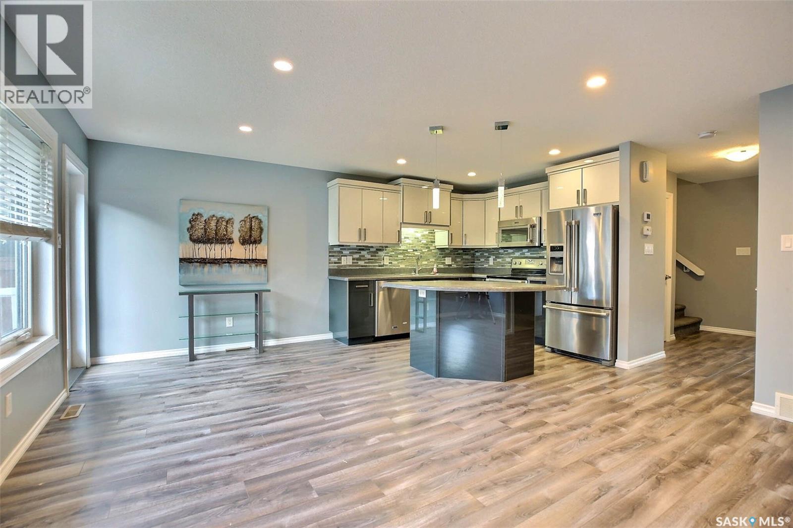 #217 4002 Sandhill CRESCENT - 5