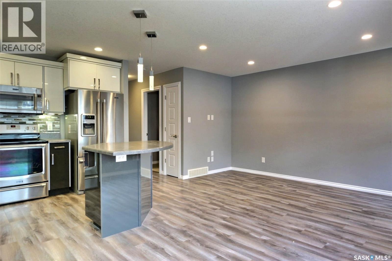 #217 4002 Sandhill CRESCENT - 8