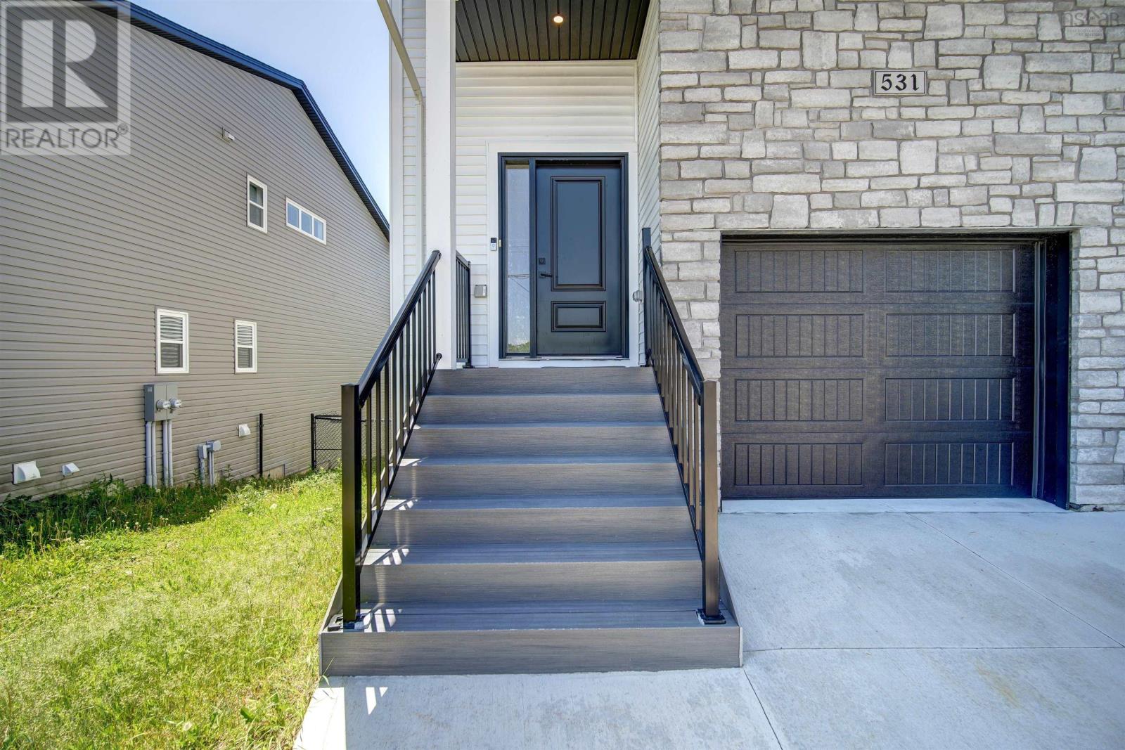 531 Cowie Hill Road - 2