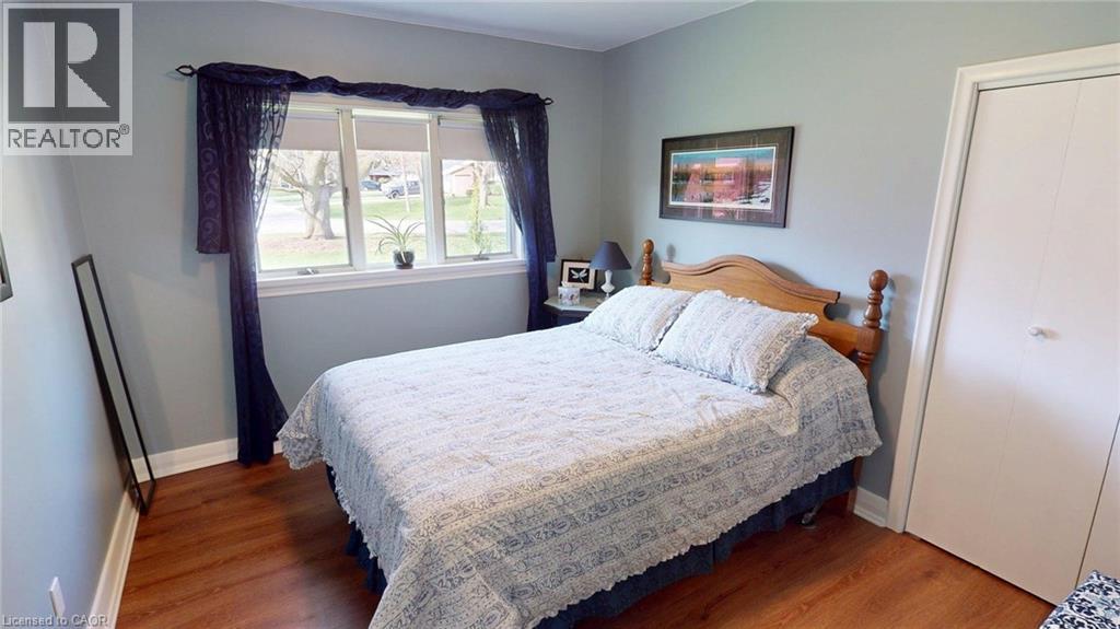 16 DALEVIEW Crescent - 16