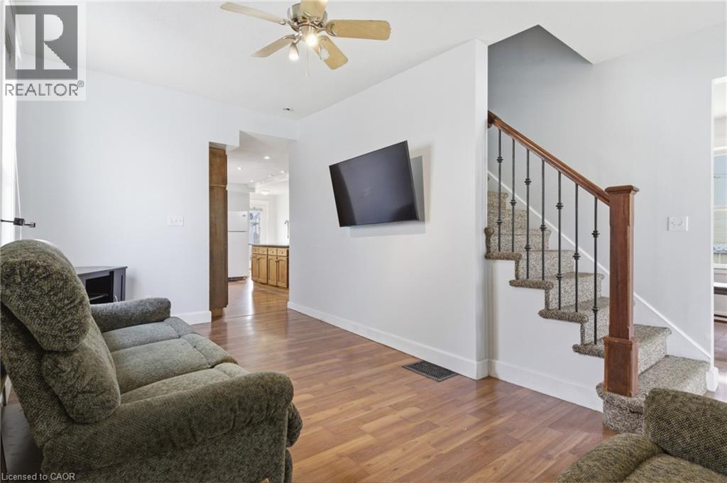 368 WELLINGTON Avenue S - 8