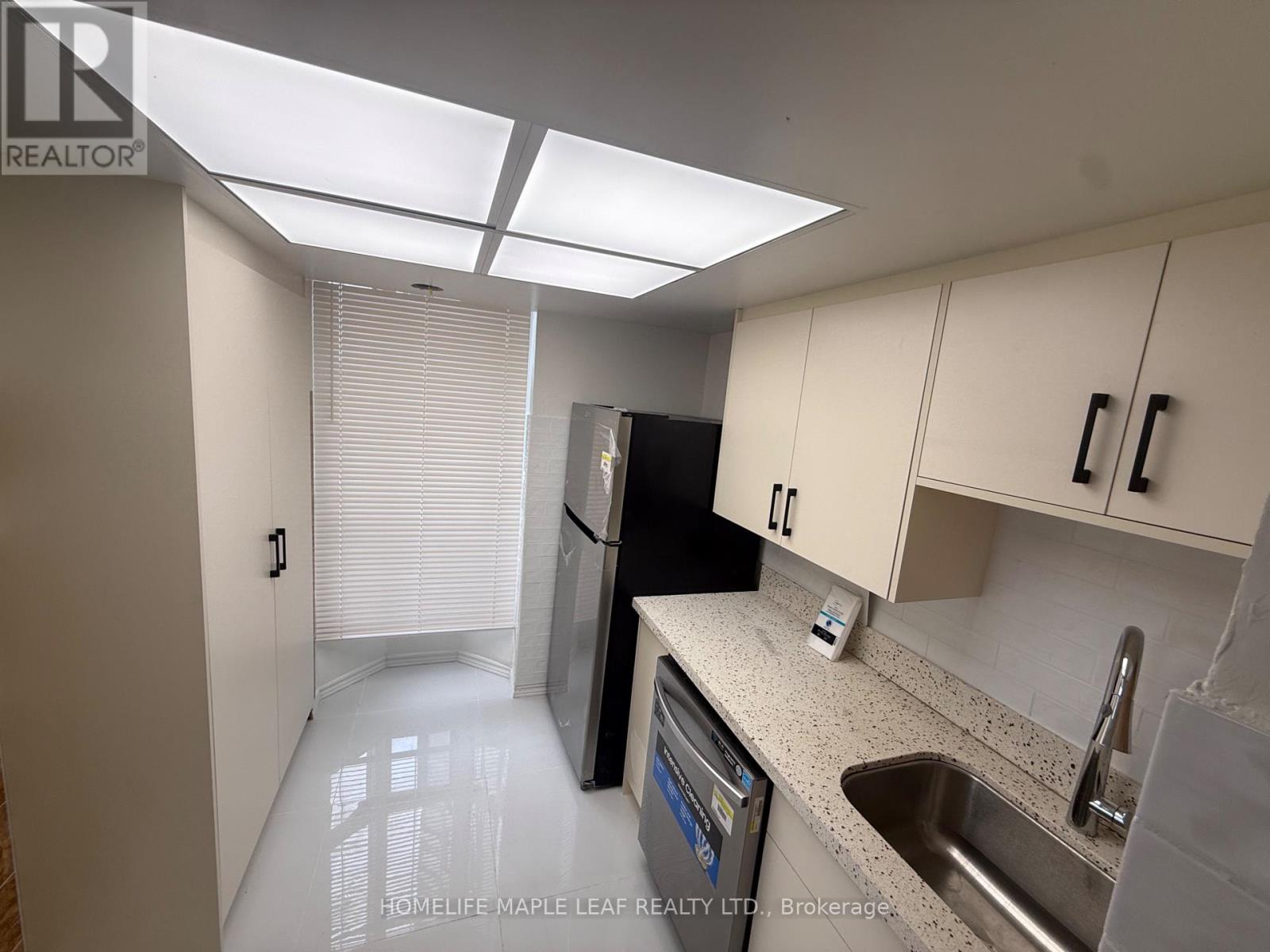 ## 412 4470 TUCANA COURT - 33