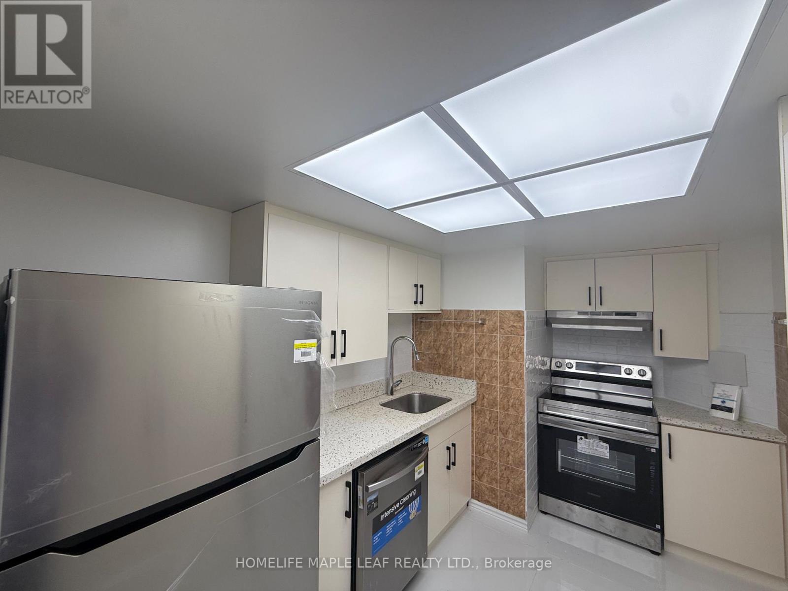 ## 412 4470 TUCANA COURT - 31