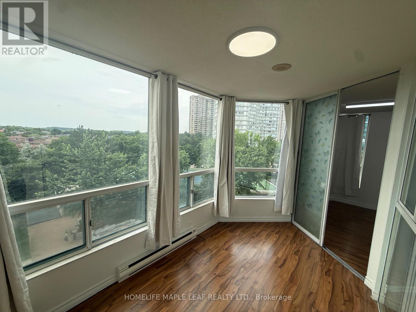 ## 412 4470 TUCANA COURT - 39