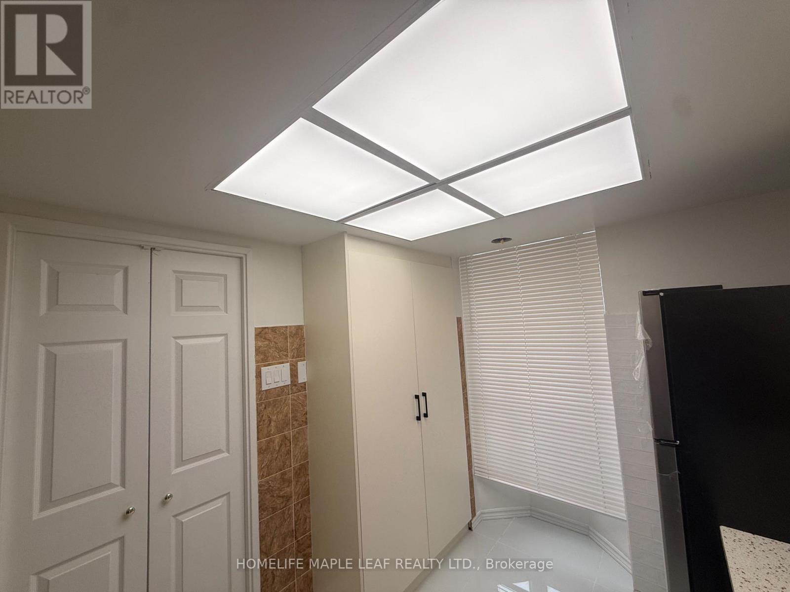 ## 412 4470 TUCANA COURT - 32
