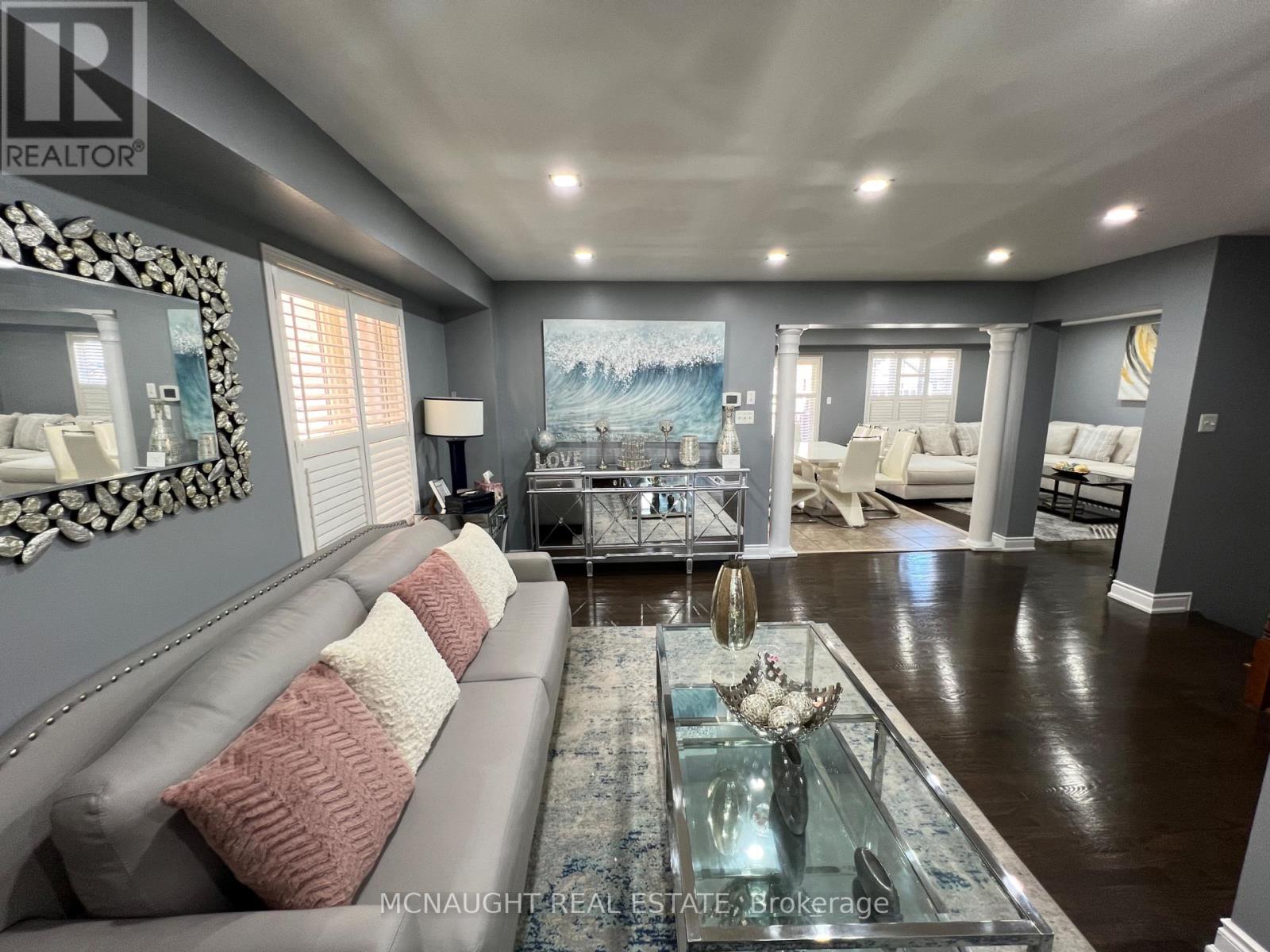 117 CROWN VICTORIA DRIVE - 3