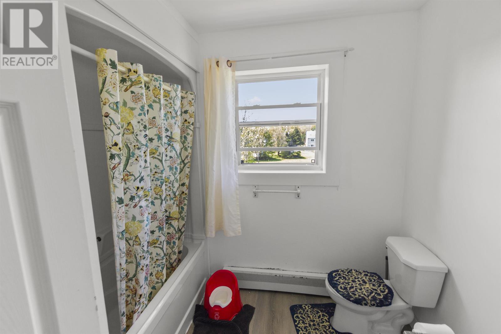 609-611 Queen Street - 10