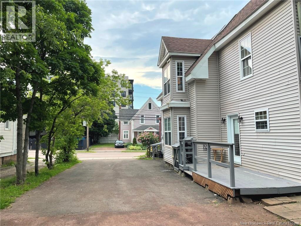 105 Gordon Street - 28