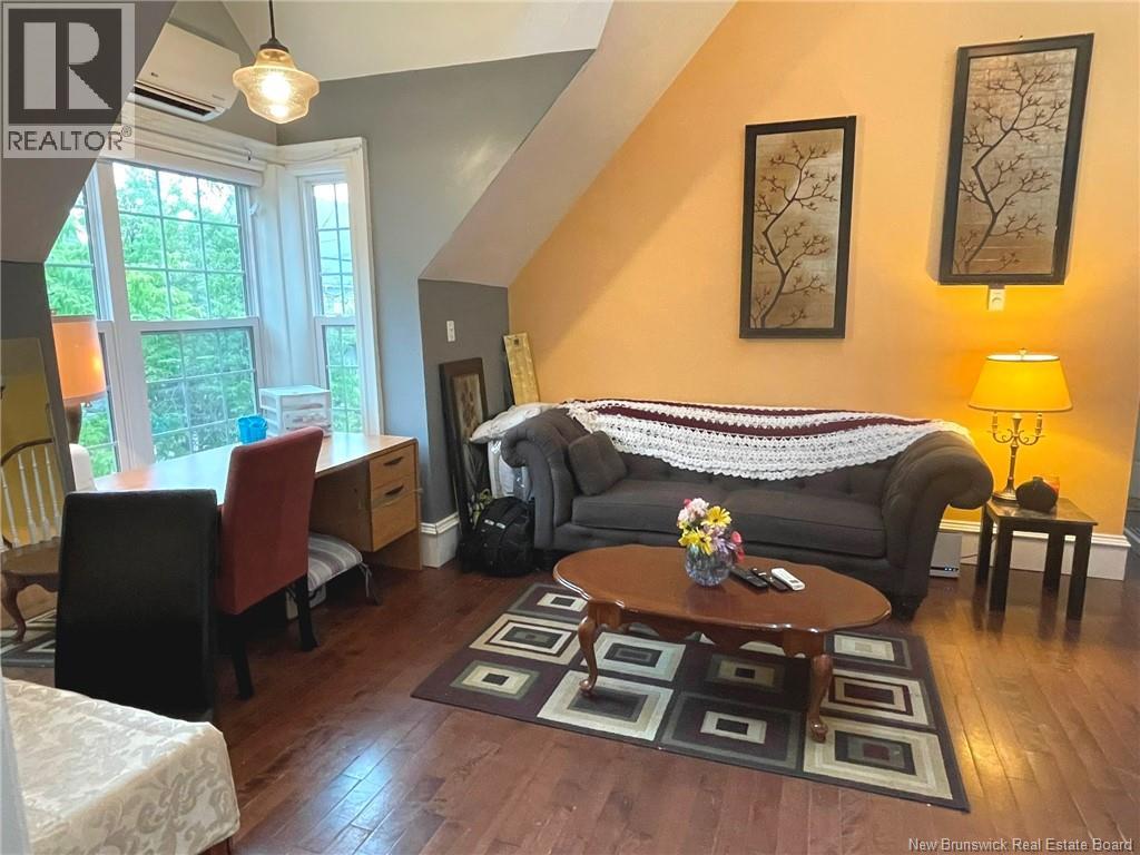 105 Gordon Street - 6