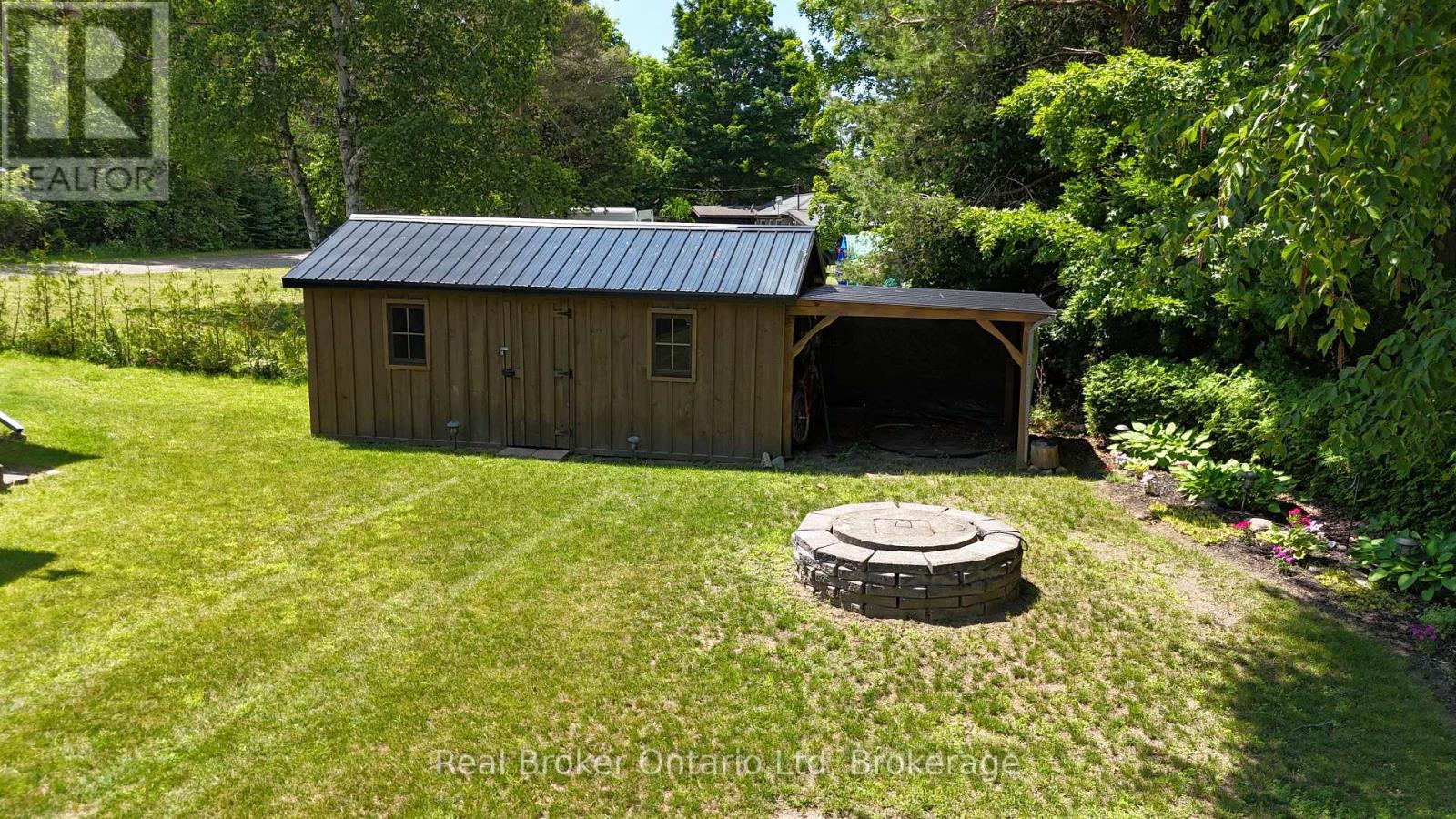 16 TWIN RIVER DRIVE N - 38