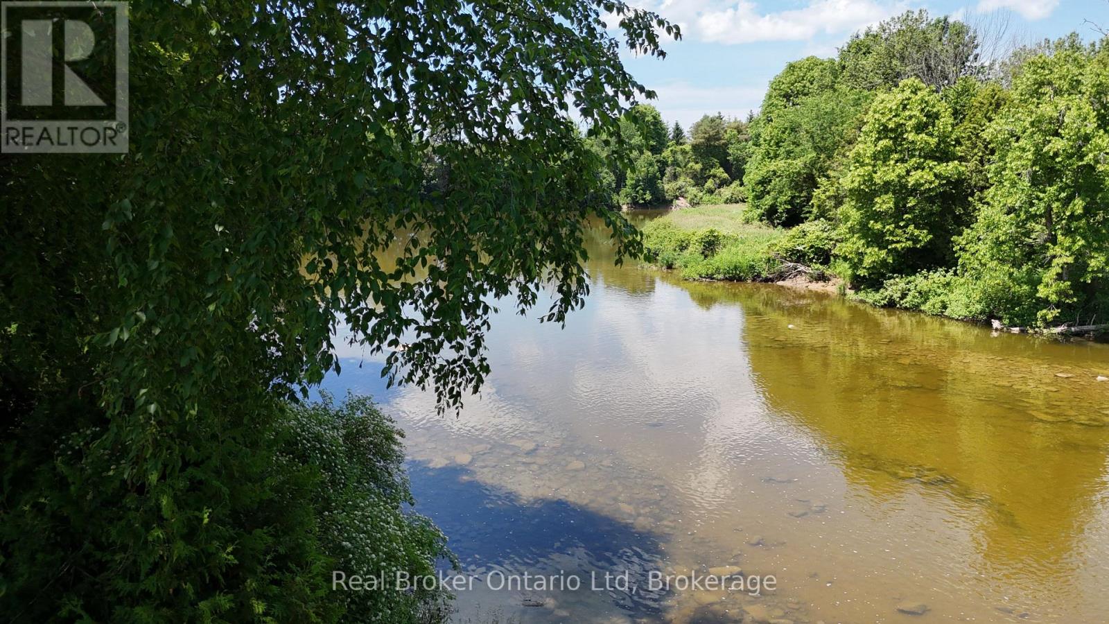 16 TWIN RIVER DRIVE N - 37