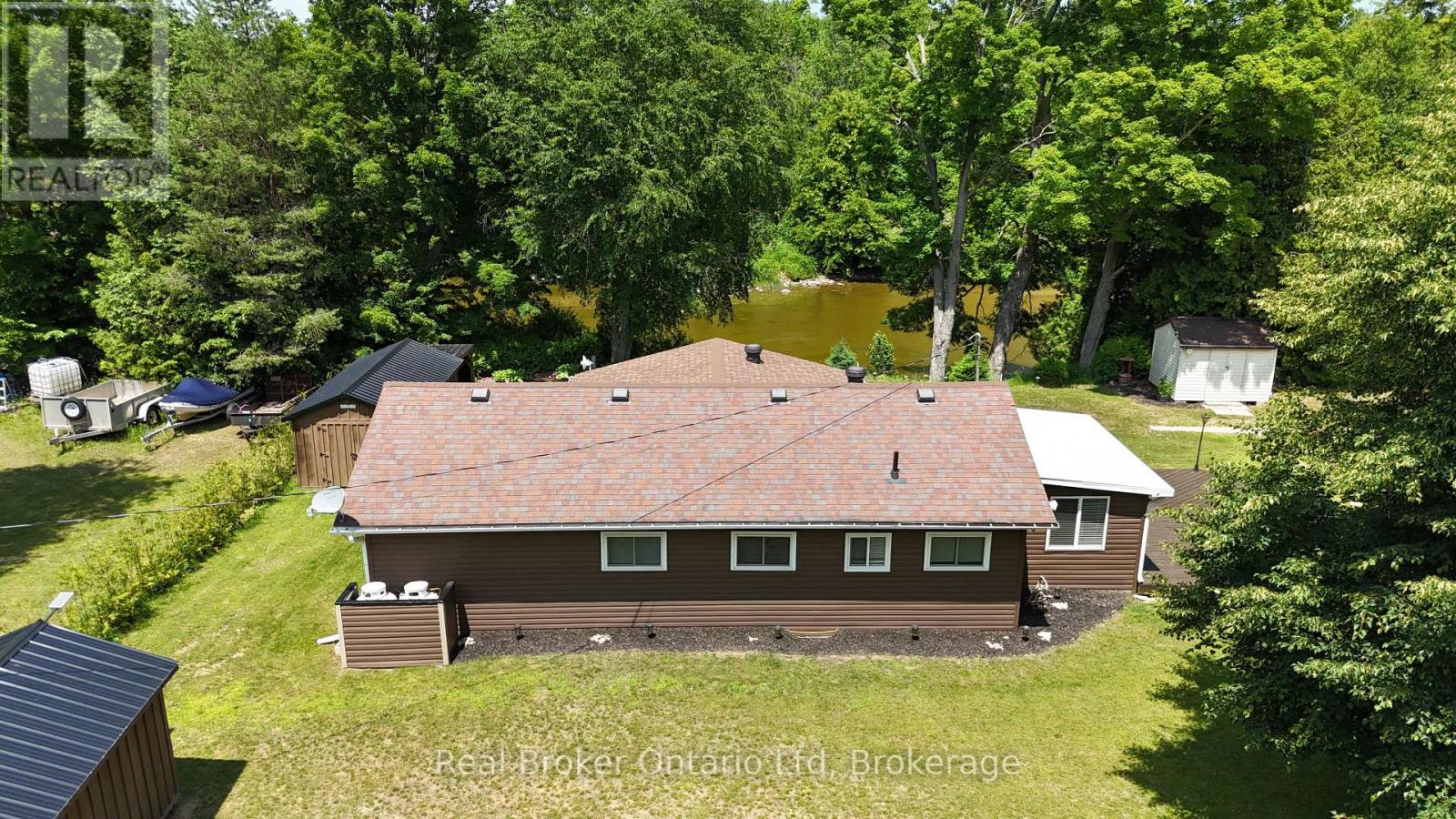 16 TWIN RIVER DRIVE N - 41