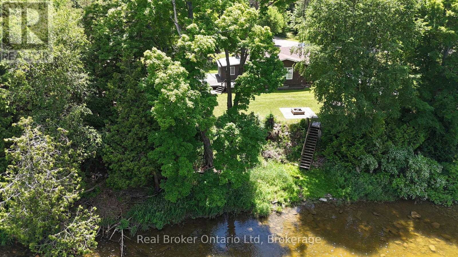 16 TWIN RIVER DRIVE N - 32