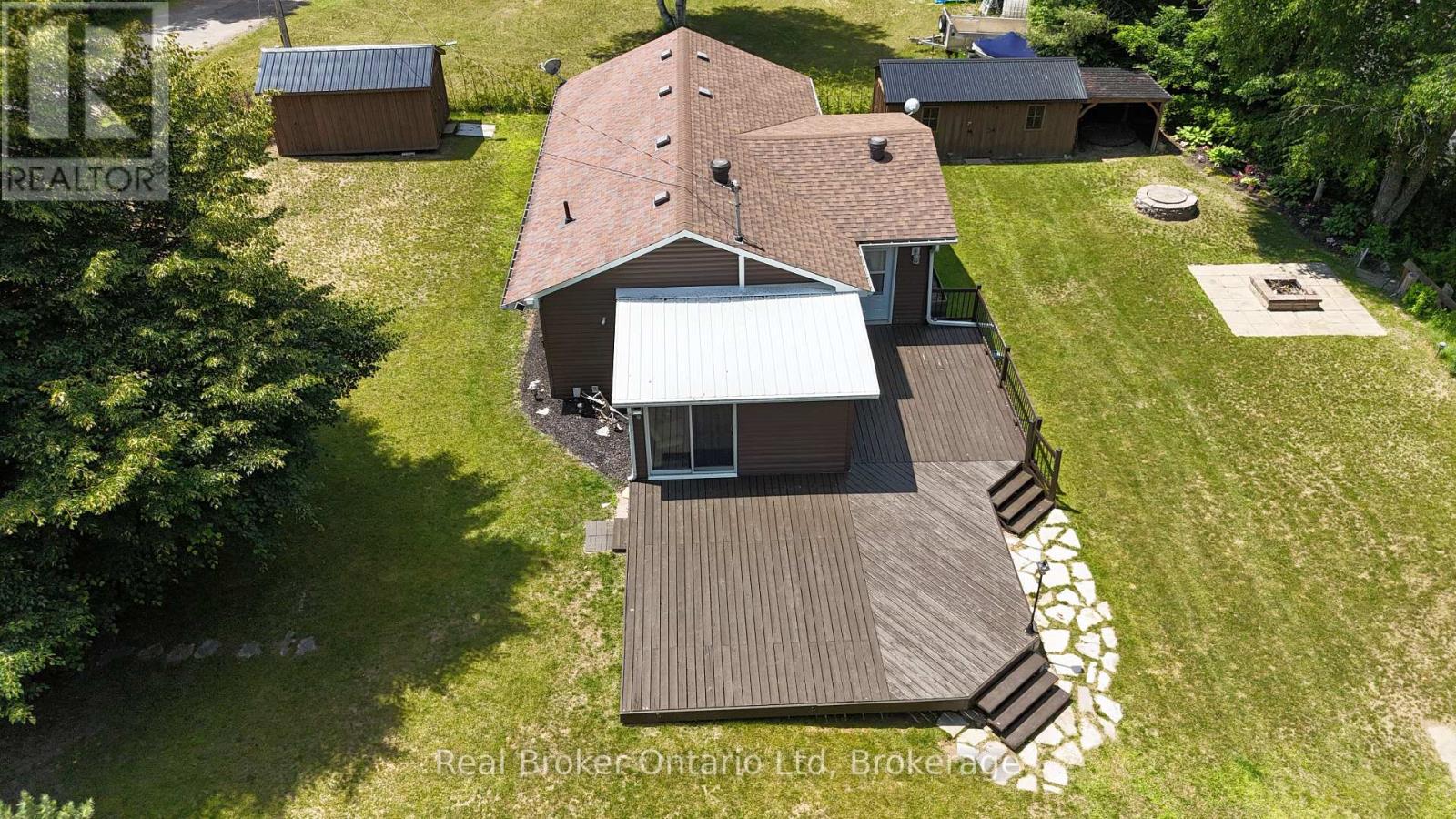 16 TWIN RIVER DRIVE N - 33
