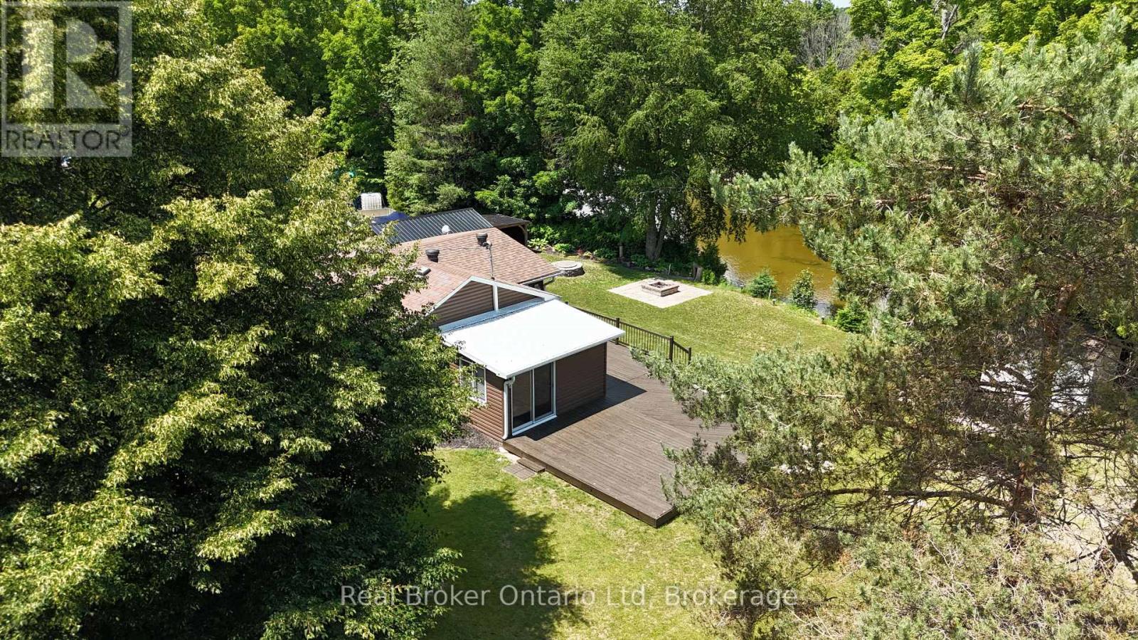 16 TWIN RIVER DRIVE N - 40