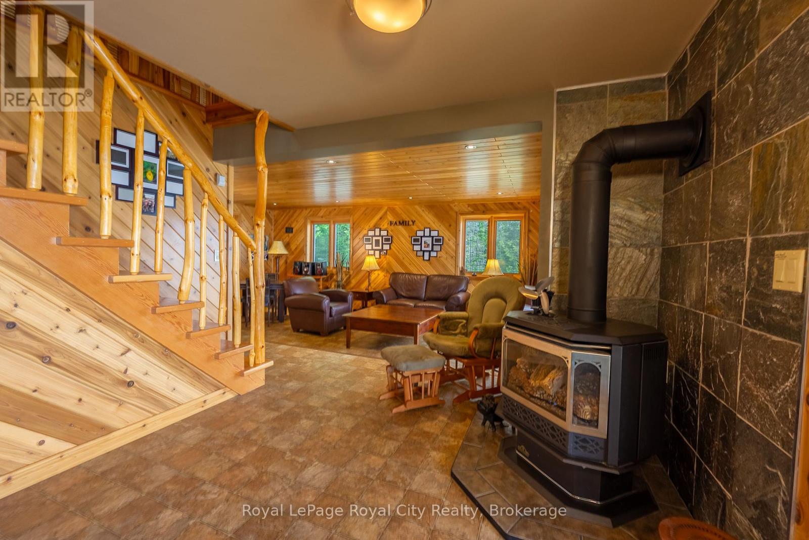584 WARNER BAY ROAD - 11