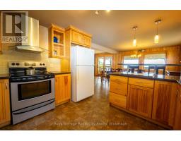 584 Warner Bay Road, Northern Bruce Peninsula, ON N0H2R0 Photo 15