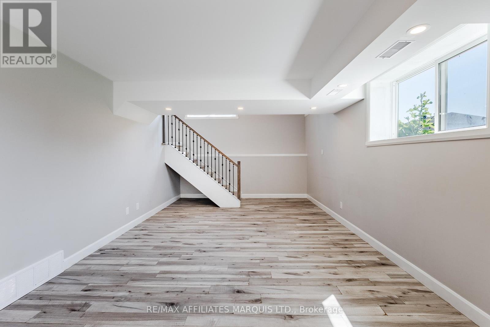 2459 WATSON CRESCENT - 10