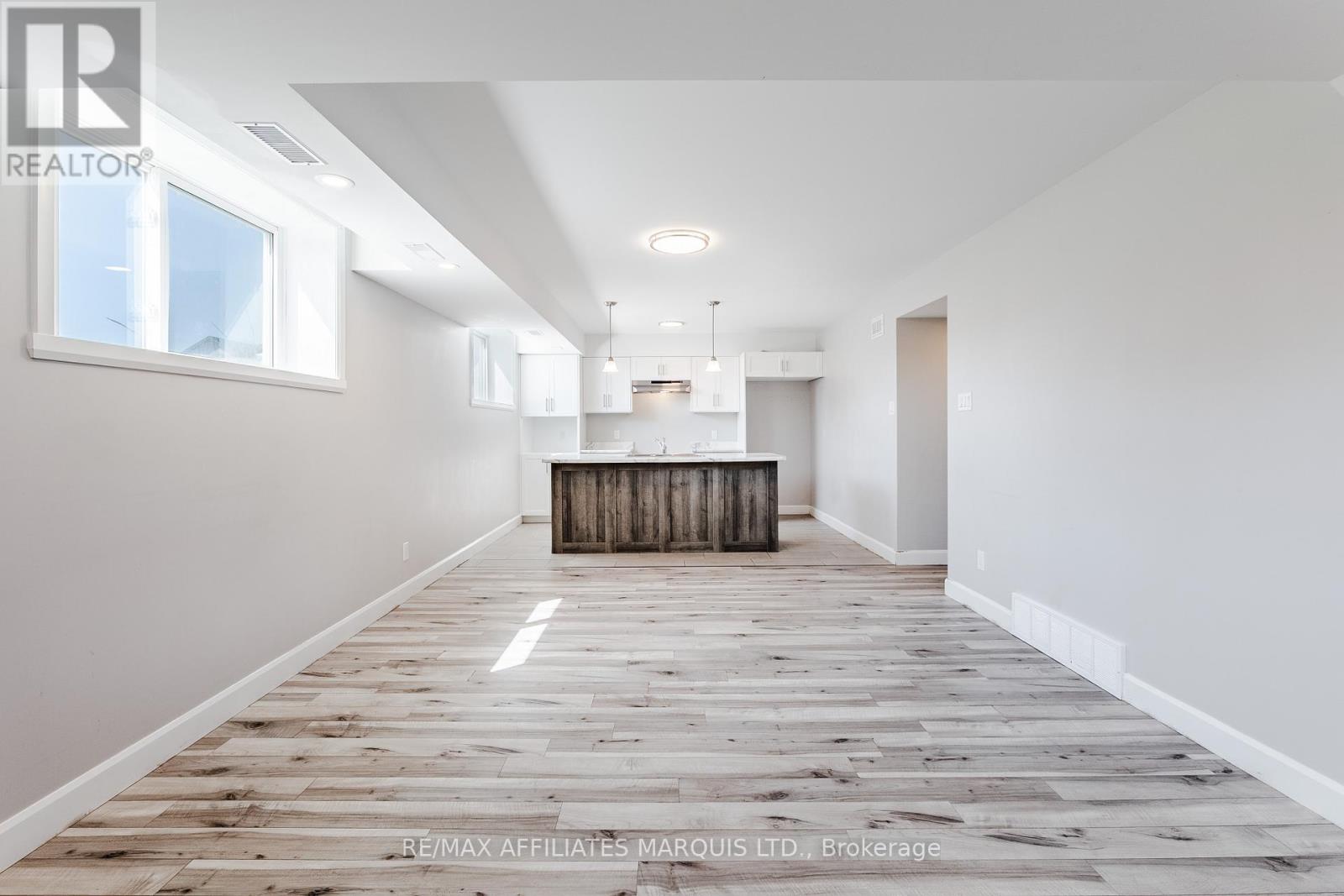 2459 WATSON CRESCENT - 11