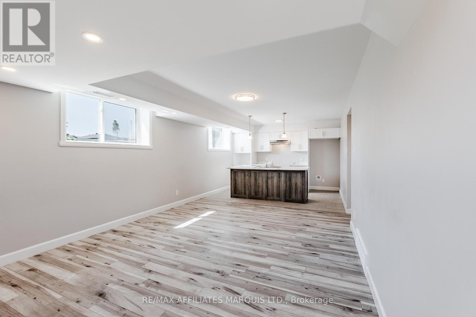 2459 WATSON CRESCENT - 12