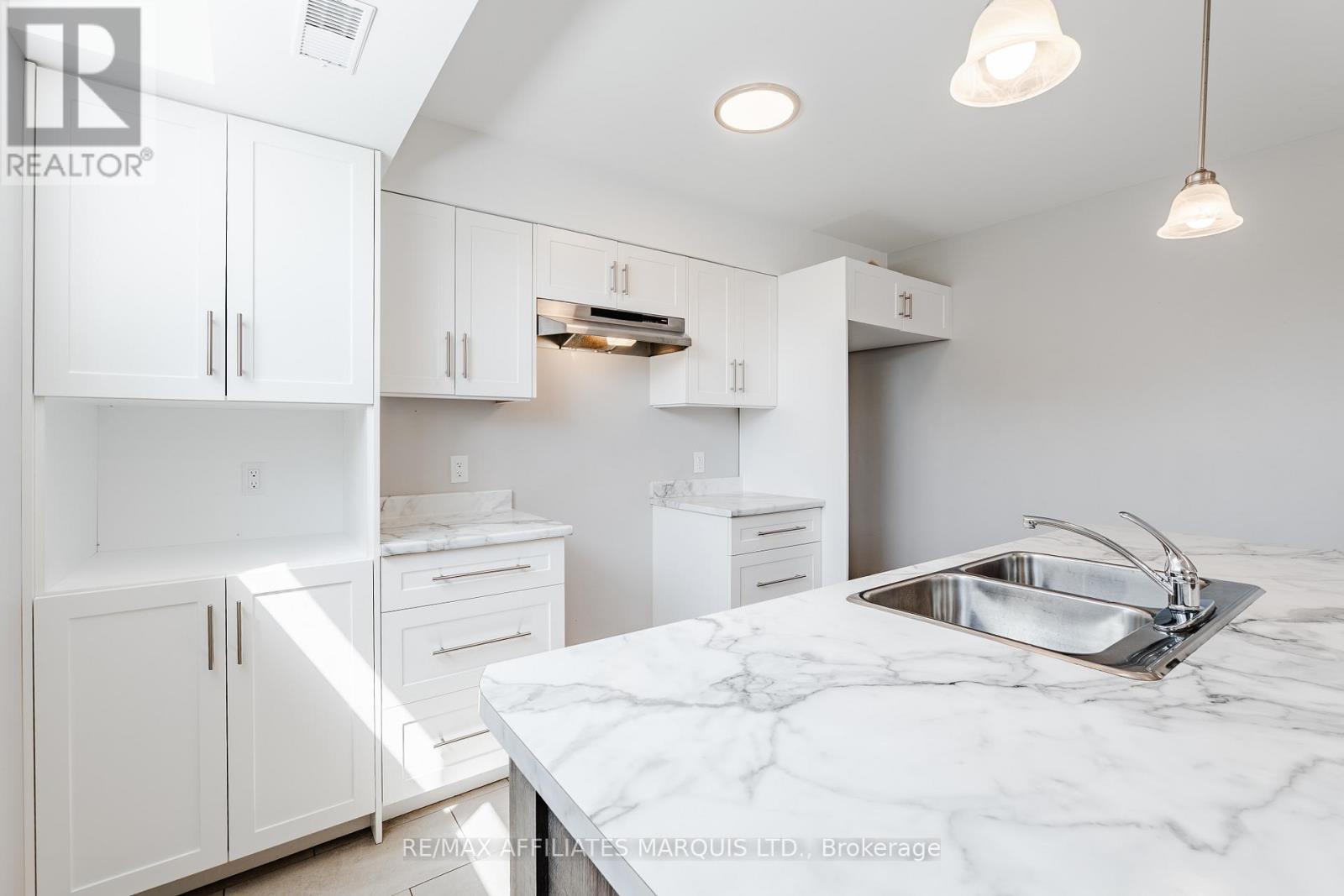 2459 WATSON CRESCENT - 16