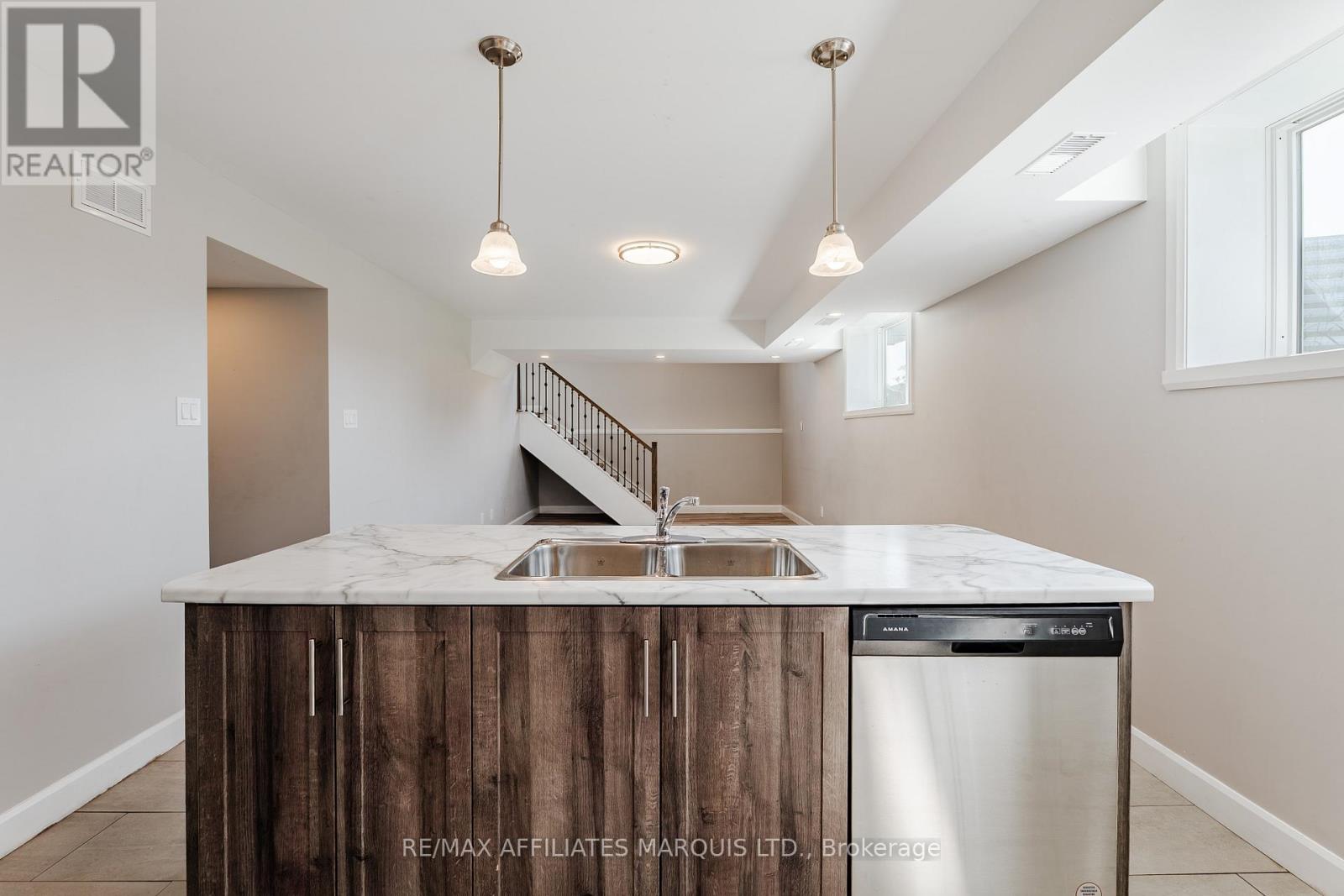 2459 WATSON CRESCENT - 17
