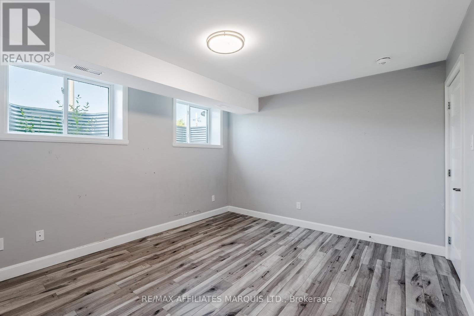 2459 WATSON CRESCENT - 21