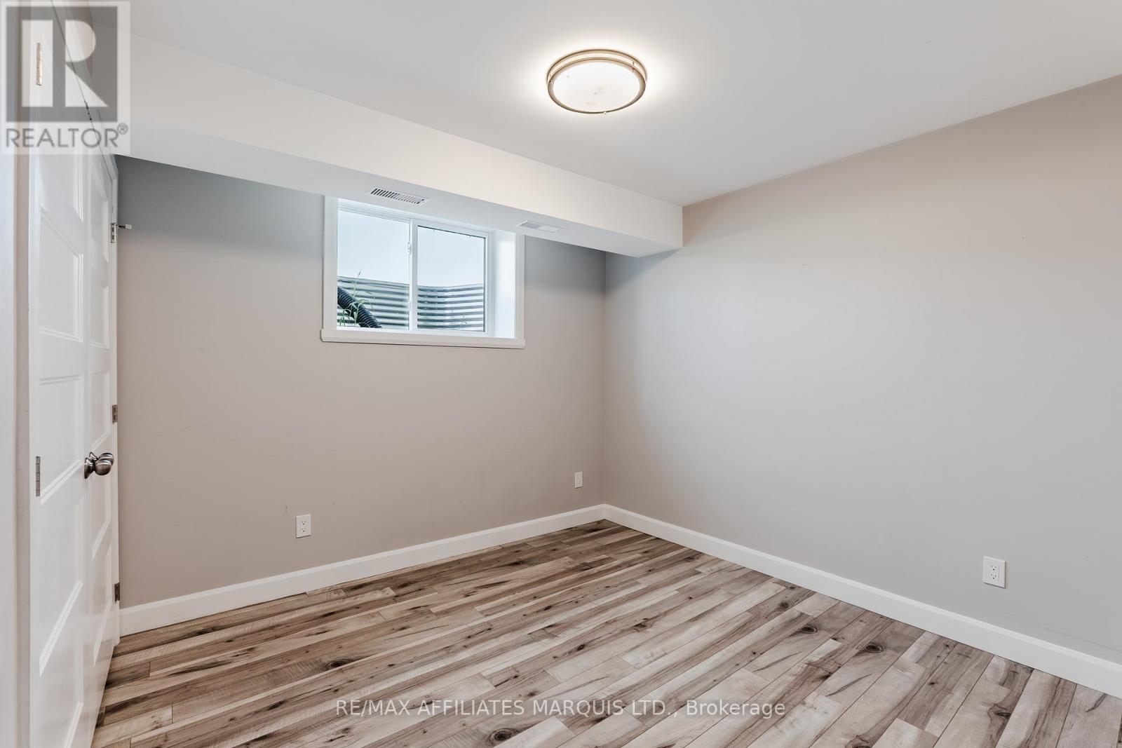 2459 WATSON CRESCENT - 23