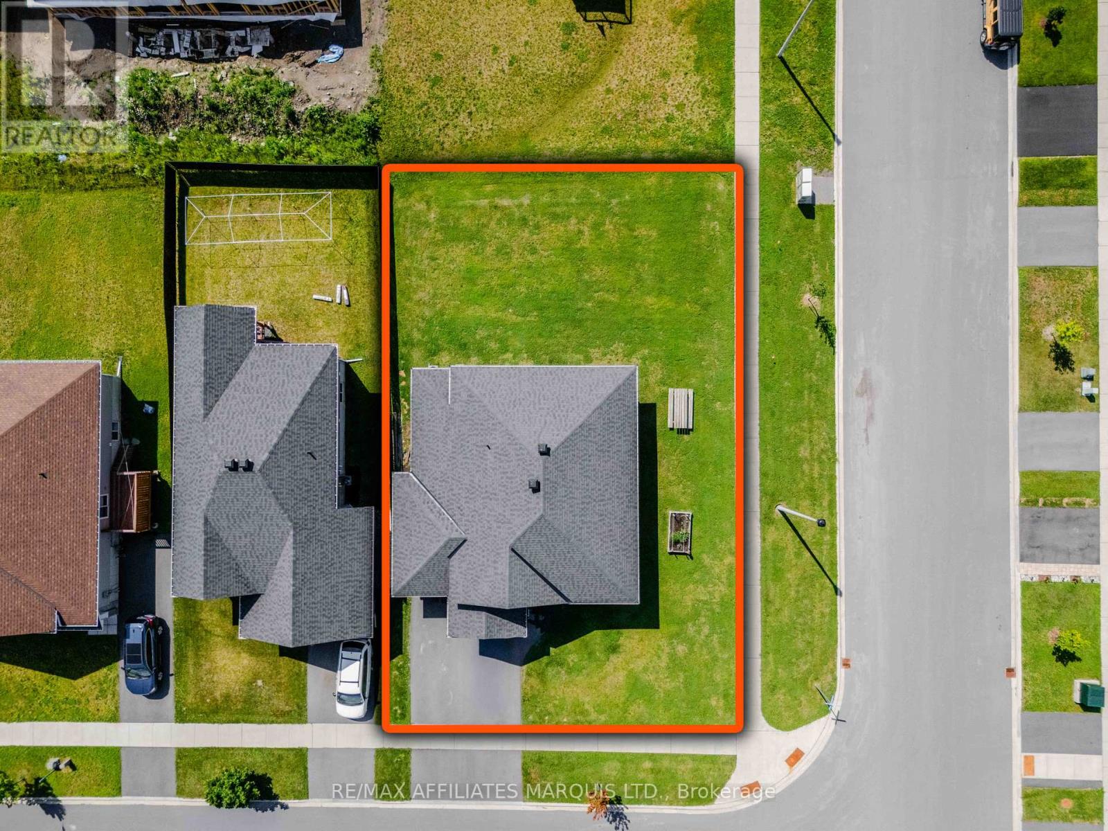 2459 WATSON CRESCENT - 30