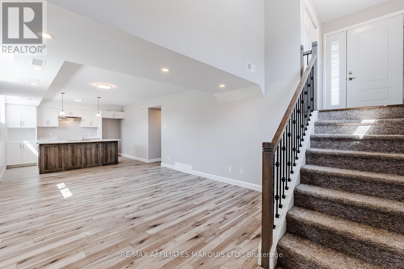 2459 WATSON CRESCENT - 8