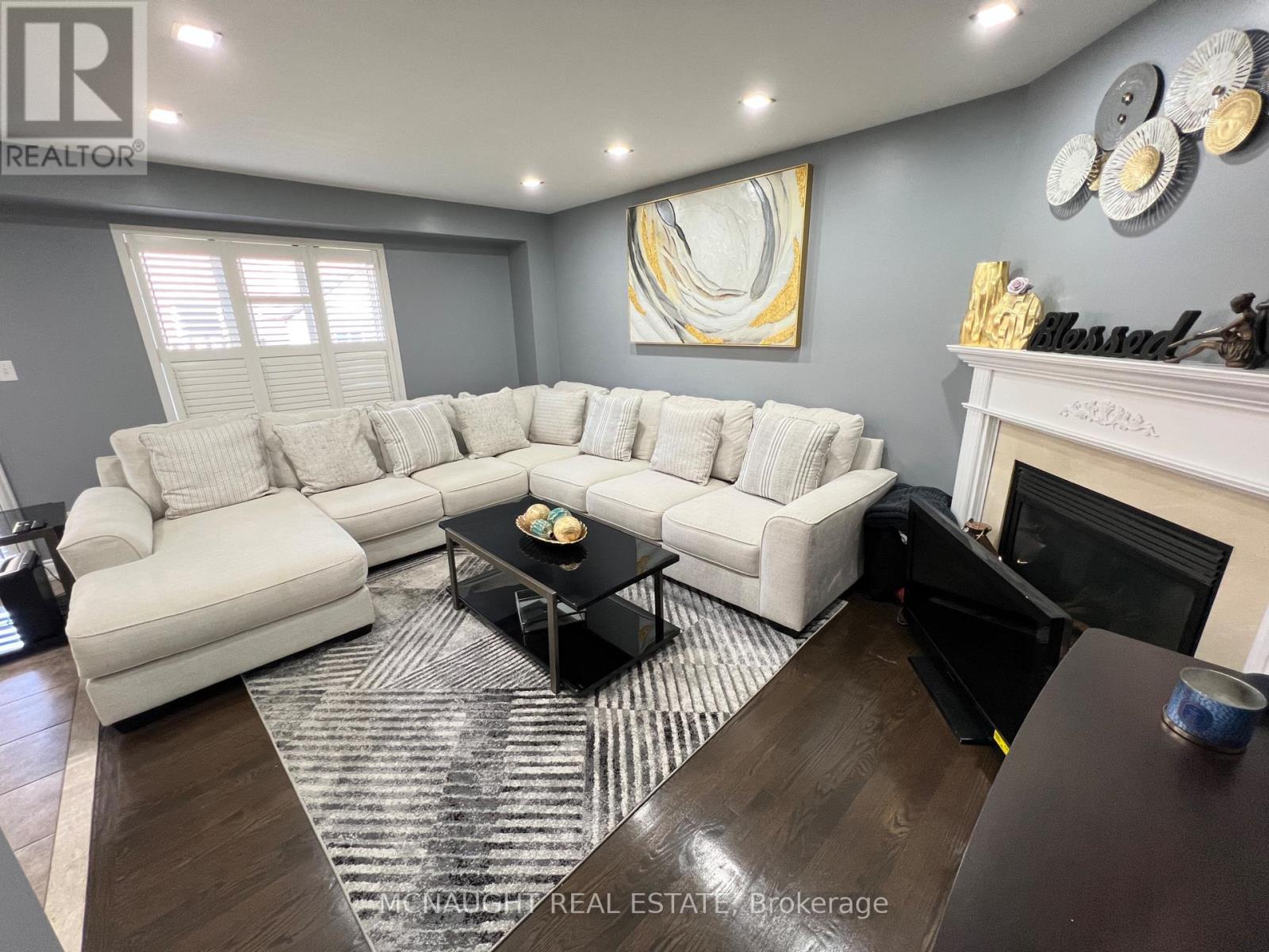 117 CROWN VICTORIA DRIVE - 15