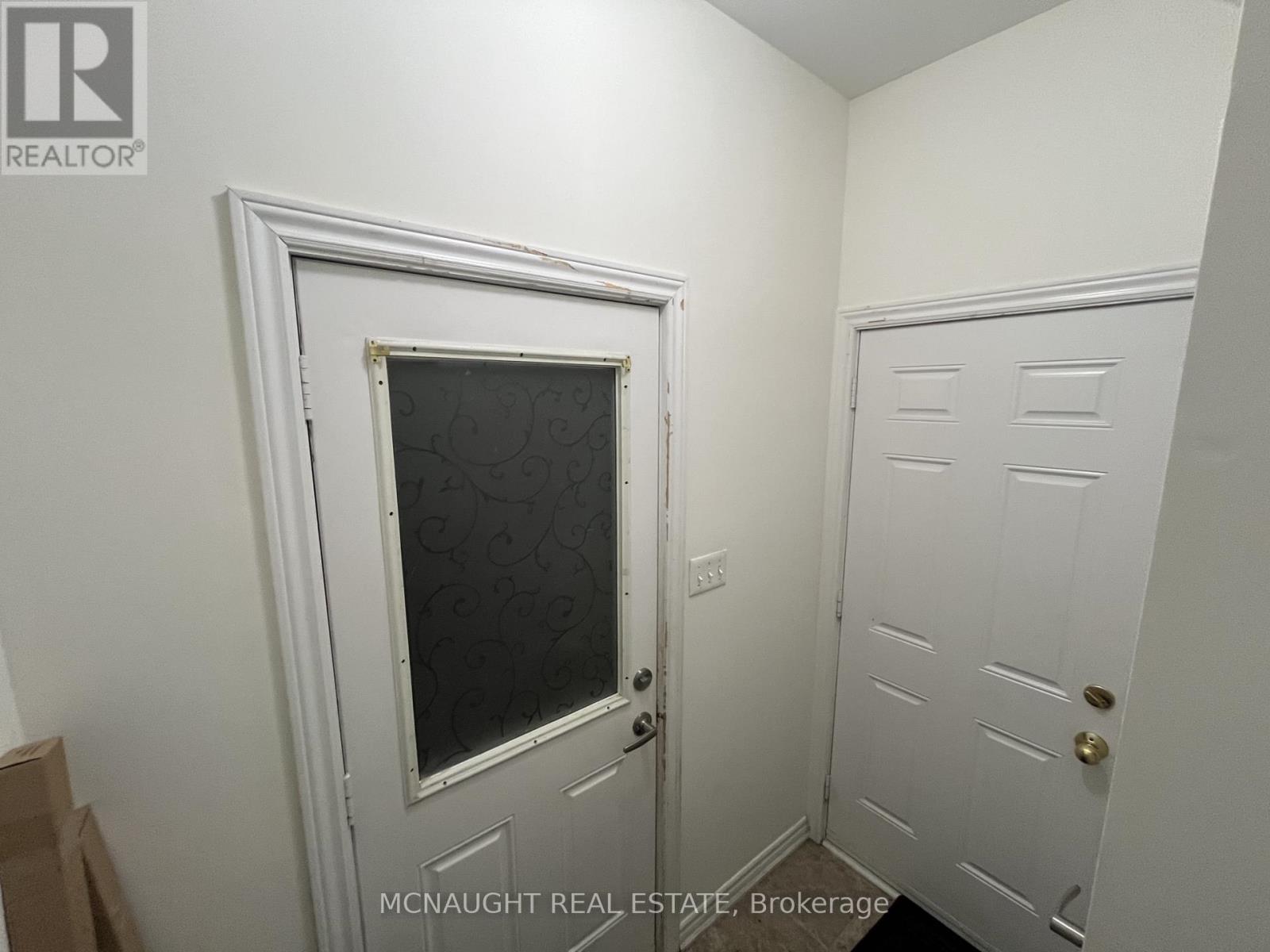 117 CROWN VICTORIA DRIVE - 27