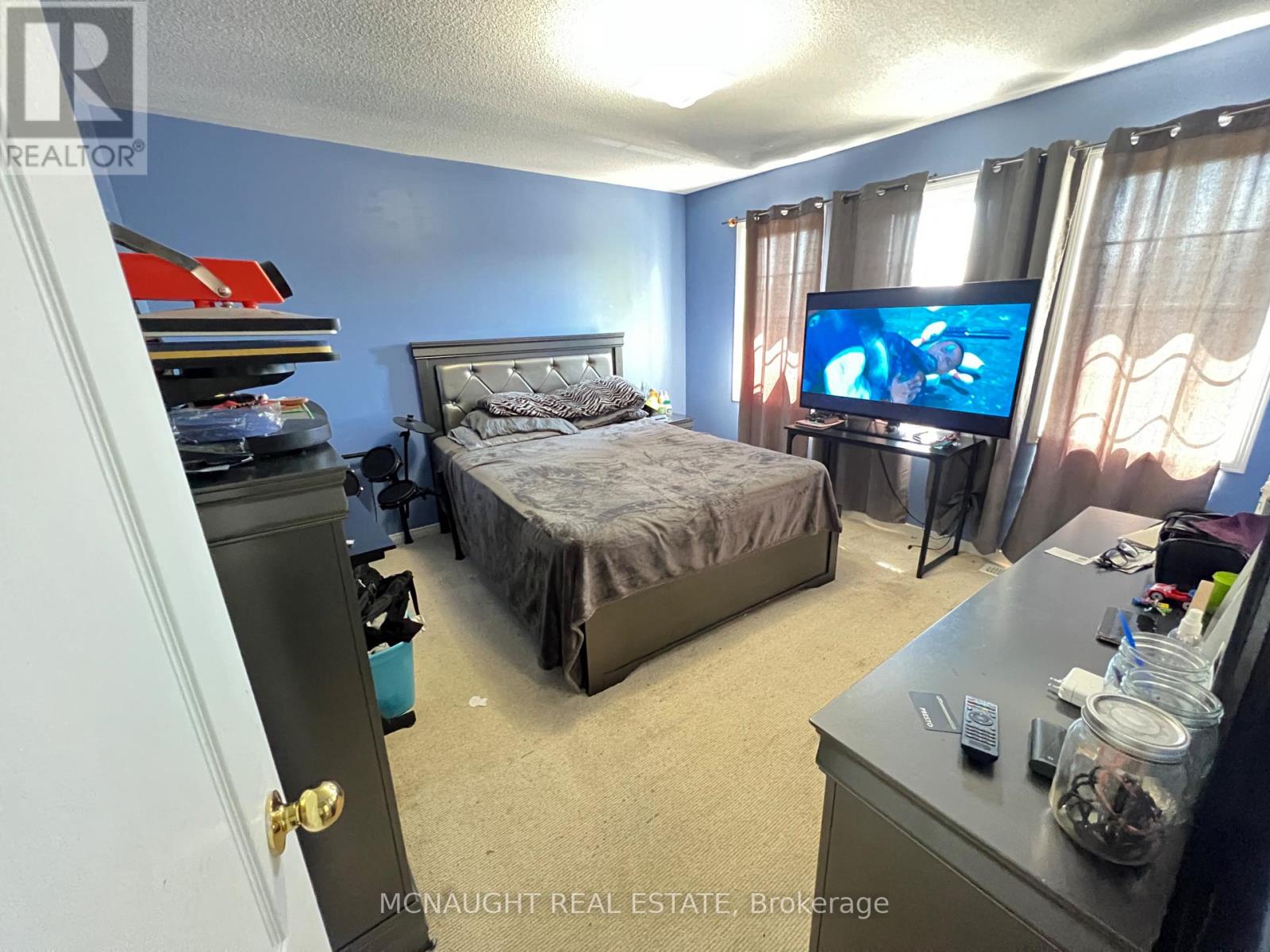 117 CROWN VICTORIA DRIVE - 20