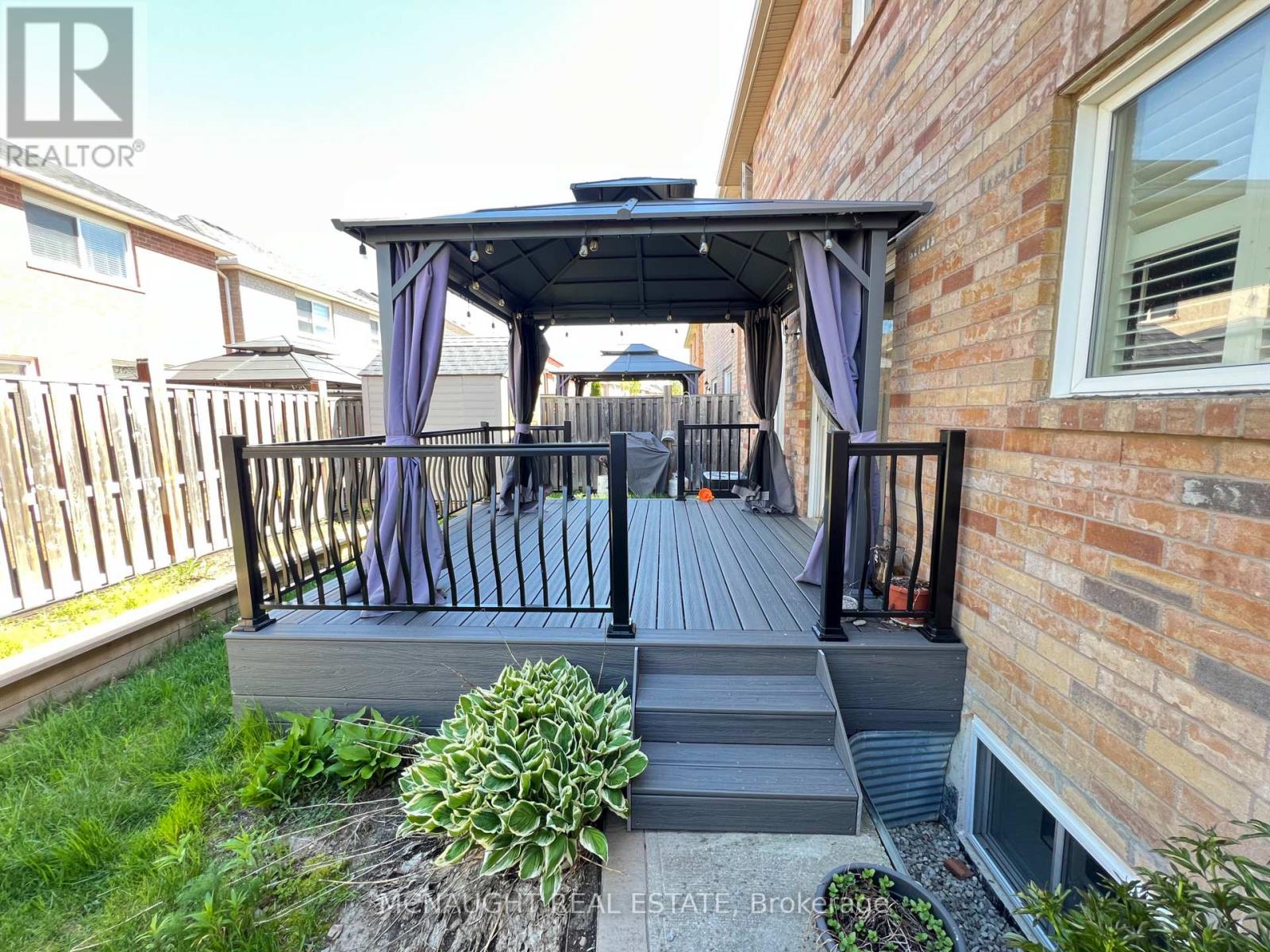 117 CROWN VICTORIA DRIVE - 29