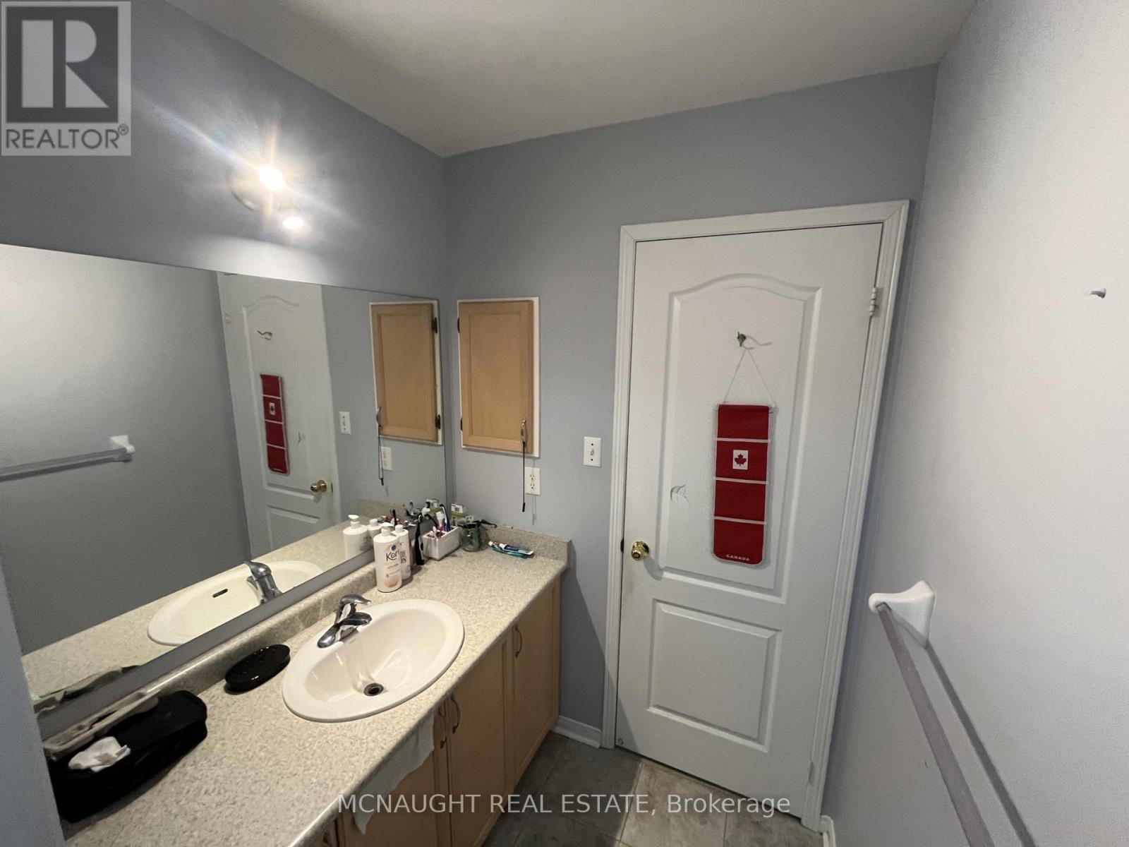 117 CROWN VICTORIA DRIVE - 22