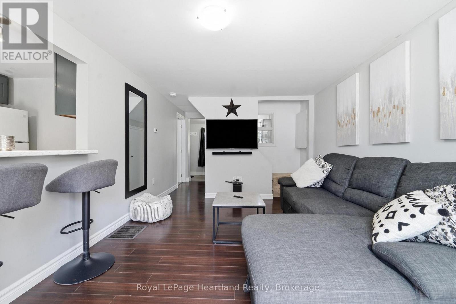 20 WILLIAM STREET S - Image 5