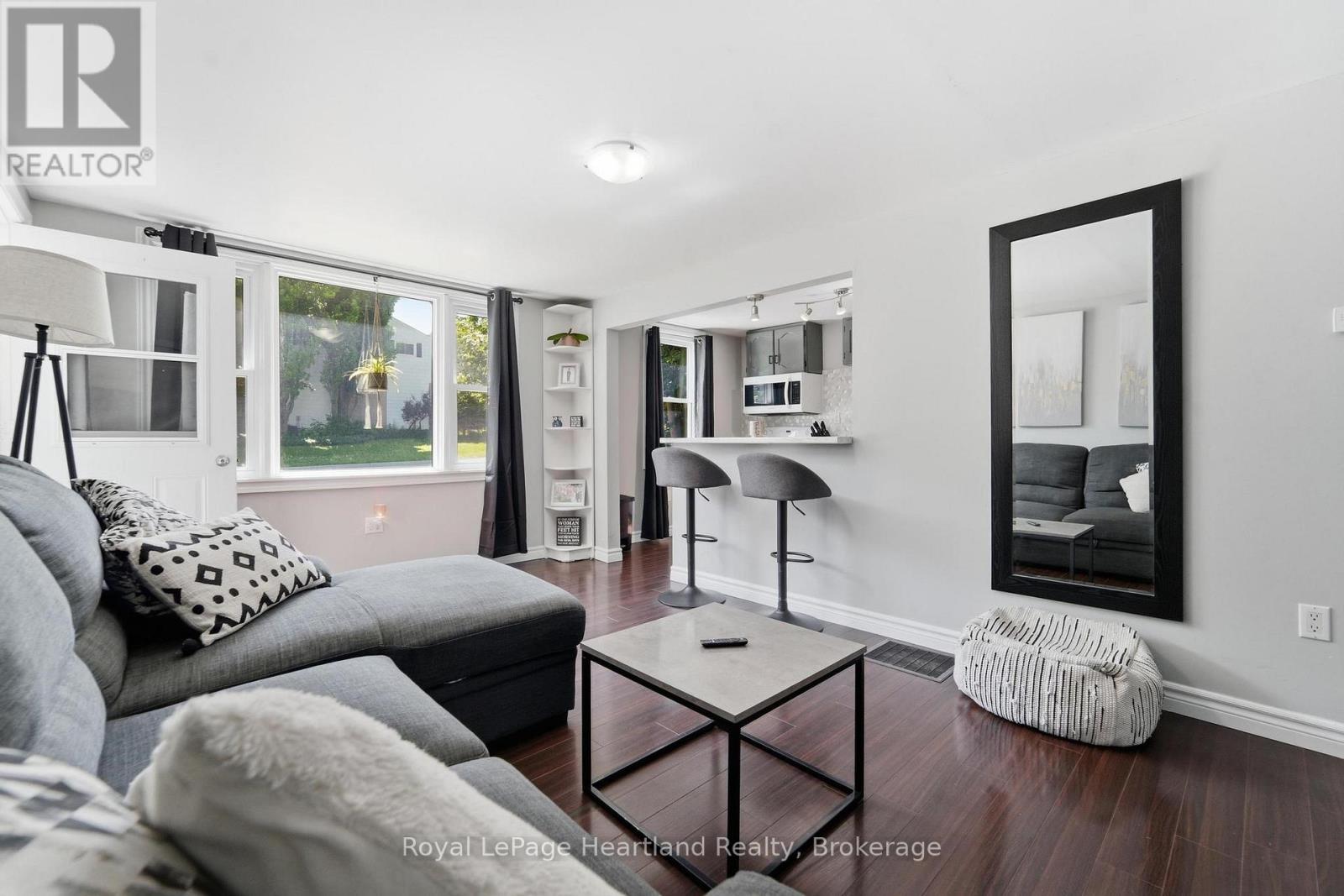20 WILLIAM STREET S - Image 7